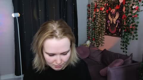 Fiona online show from April 1, 10:39 pm