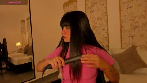 F I O R E L L A  online show from November 28, 3:25 am