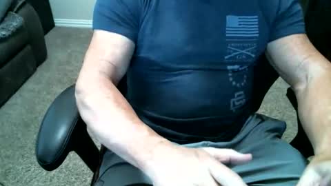 fitguy40 online show from December 5, 9:12 pm