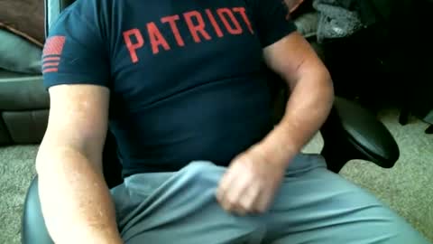 fitguy40 online show from December 31, 7:07 pm