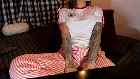 Snapshot of fitrosexxx chatting on February 23, 3:02 am Margarita online show from February 23, 3:02 am