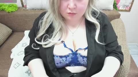 Gabrielle online show from January 3, 2:08 pm