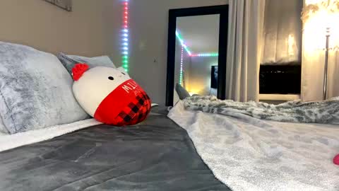 Roxy online show from December 17, 11:16 pm