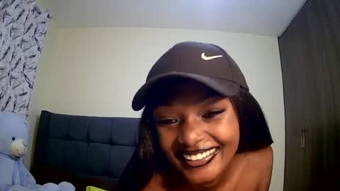 Snapshot of flirtyy_sheery chatting on February 5, 12:17 pm sheery online show from February 5, 12:17 pm