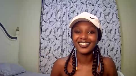 Snapshot of flirtyy_sheery chatting on March 7, 5:28 pm sheery online show from March 7, 5:28 pm