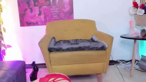 FLORA online show from November 10, 6:10 pm