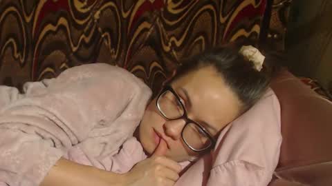 say meow and send tip  online show from December 2, 12:20 am