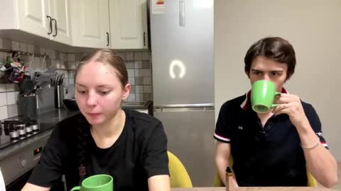 flowerscouple online show from February 7, 10:46 pm