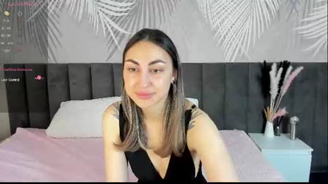 fly_ari online show from June 12, 1:59 am