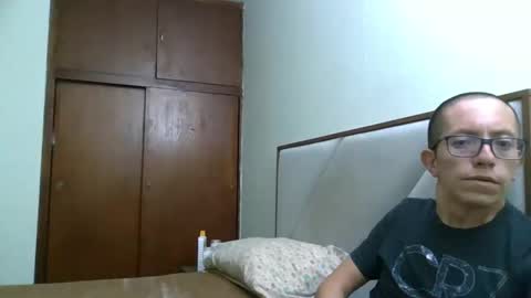 fonzi_flores online show from November 22, 12:25 pm