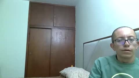 fonzi_flores online show from November 16, 12:40 pm