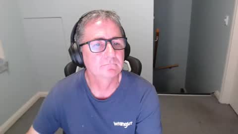 Foreshore online show from February 6, 3:20 pm