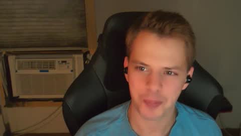 forever_broken online show from December 1, 6:33 am