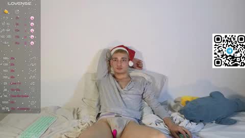 forever_eren online show from December 16, 2:45 pm