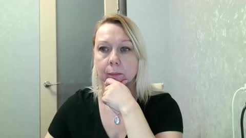 forever_smilex online show from January 29, 1:17 pm