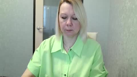 forever_smilex online show from February 7, 6:14 am