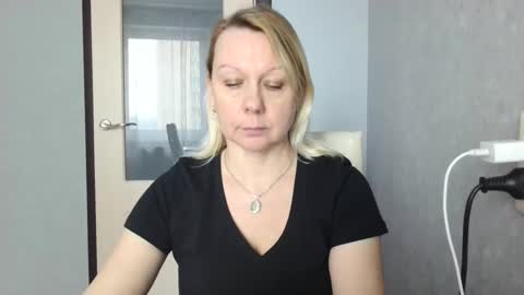 forever_smilex online show from February 28, 10:09 am