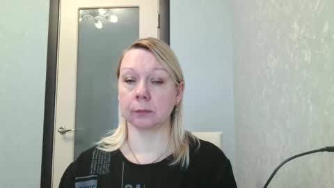 forever_smilex online show from February 21, 6:18 am