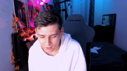 Foxicfu online show from October 4, 4:16 pm