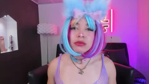 Miss Evans online show from February 18, 6:08 pm