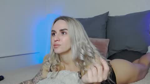 Foxy Kimmi online show from January 13, 6:54 am