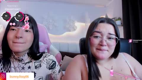 FOXY AND BUNNY online show from January 9, 4:18 am