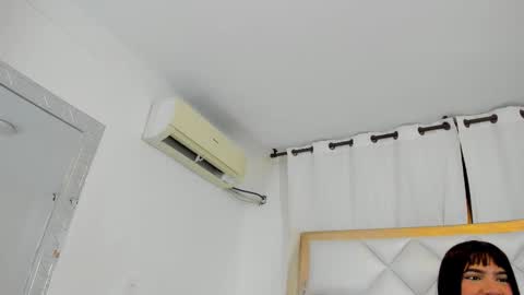 foxyhillx online show from November 18, 6:33 pm