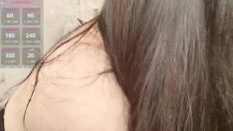 yiyi online show from November 11, 8:05 am