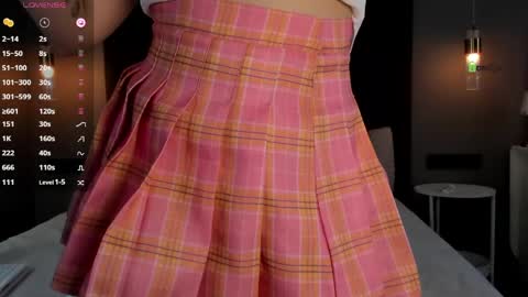 foxylovesyou online show from May 3, 8:31 am
