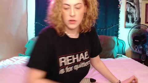 Mallory Koxx online show from April 3, 7:37 am