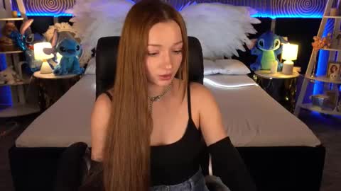 Maya online show from November 19, 3:22 pm