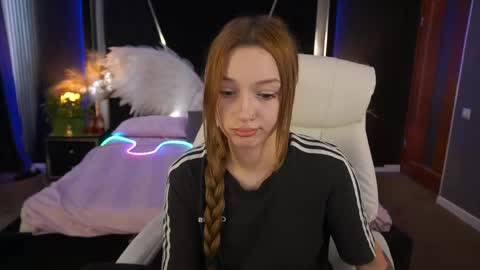 Maya online show from May 25, 1:28 pm