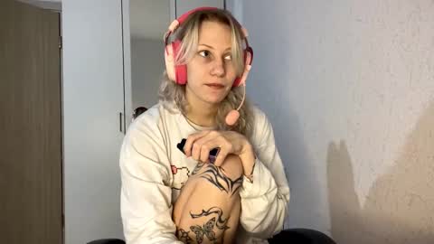 Kate online show from December 15, 8:10 am