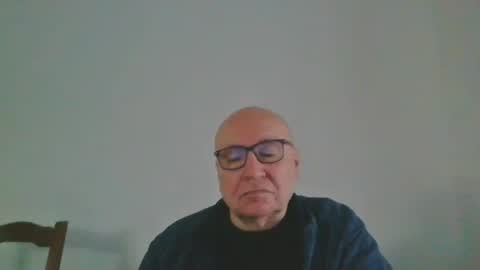Snapshot of fra94 chatting on December 23, 1:35 pm fra94 online show from December 23, 1:35 pm