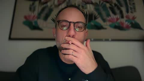 fra___ online show from December 18, 1:45 am