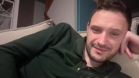 fraisetagada359 online show from December 18, 9:32 pm