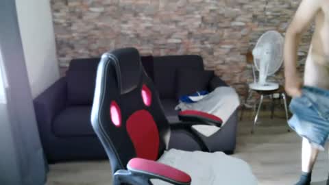 franck143544 online show from July 8, 7:45 am