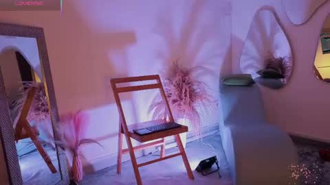 Fransheska online show from March 17, 12:10 pm