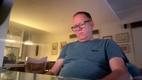 Snapshot of franzmontyhe chatting on September 18, 2:32 pm franzmontyhe online show from September 18, 2:32 pm