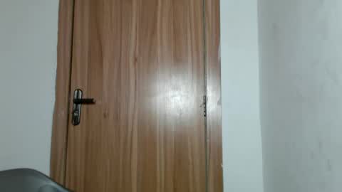 freakyslut30 online show from February 18, 11:41 pm