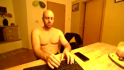 freddow online show from October 18, 8:24 pm