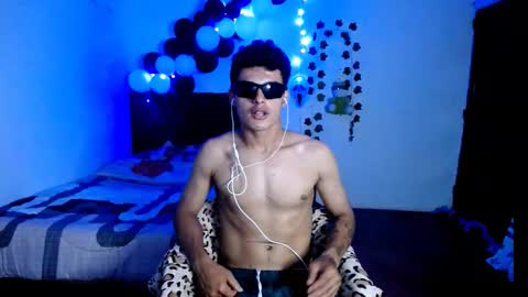 Snapshot of freddy_romans2 chatting on October 18, 3:00 am freddy romans online show from October 18, 3:00 am