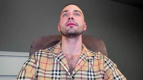 Andrew online show from November 25, 10:52 pm