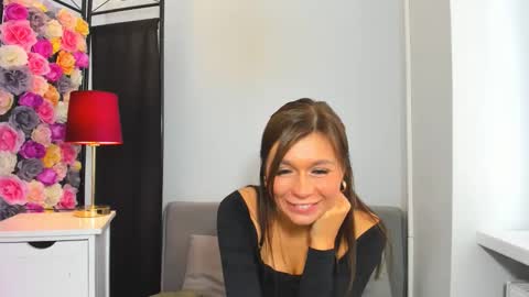 freyanaughty69 online show from May 14, 3:21 pm