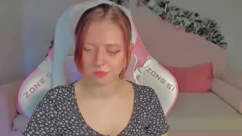 FreyaVey online show from December 21, 7:04 am