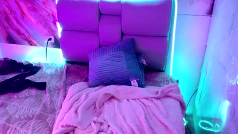 Freyja online show from March 10, 2:28 am