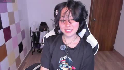 frida_lassi_ online show from May 10, 2:40 am