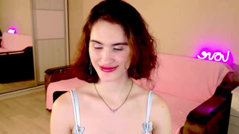 Frida online show from January 25, 2:04 am