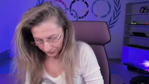 Frida Tander online show from February 10, 9:04 am