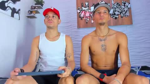 Snapshot of friendsofeverything_ chatting on September 22, 2:43 pm Adam y pitter online show from September 22, 2:43 pm